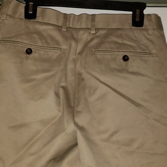 Dockers Men's Straight Fit, Flat Front Khakis - Size W32 L32 - Picture 3 of 6